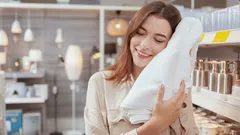 Giet een glas hiervan in de trommel – zelfs de oudste badstofhanddoeken worden weer zo zacht als dons