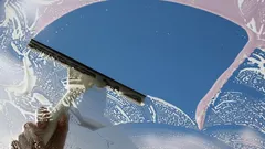 Ramen schoonmaken met afwasmiddel: de stap-voor-stap handleiding