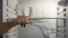 IJs in de koelkast: waarom het ontstaat en hoe je het voorkomt zonder onnodig ontdooien