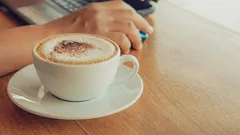 Waarmee kun je suiker in koffie vervangen: zes gezondere alternatieven